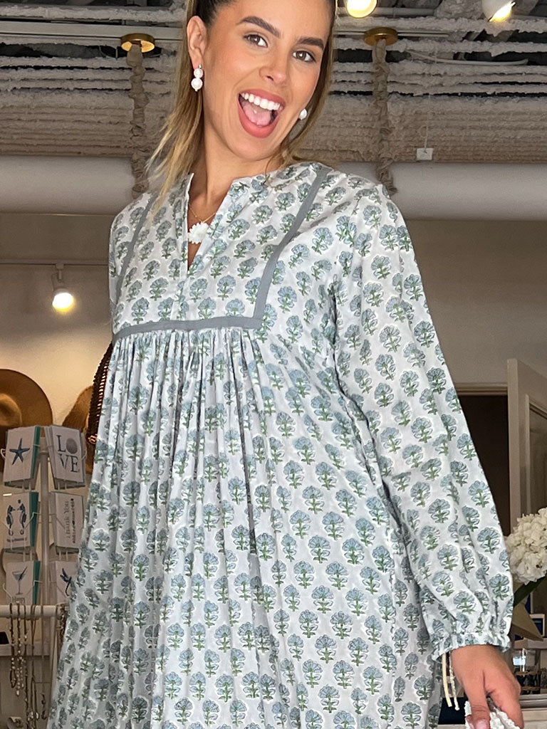 easy cotton dress 3 Easy Ways to Style a Striped Cotton Summer Dress for Women over 50